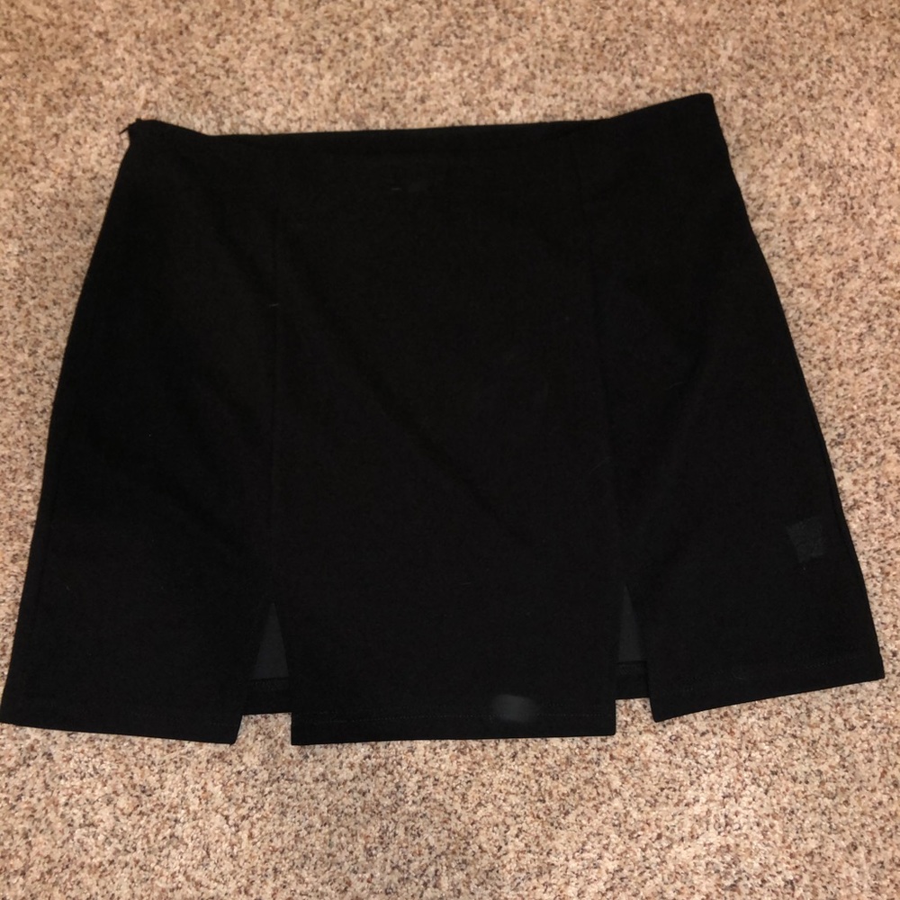 Short black skirt